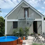 Villa Riza